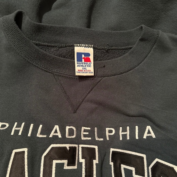 VINTAGE 1996 RUSSELL ATHLETIC PHILADELPHIA EAGLES CREWNECK SWEATSHIRT - Picture 2 of 3